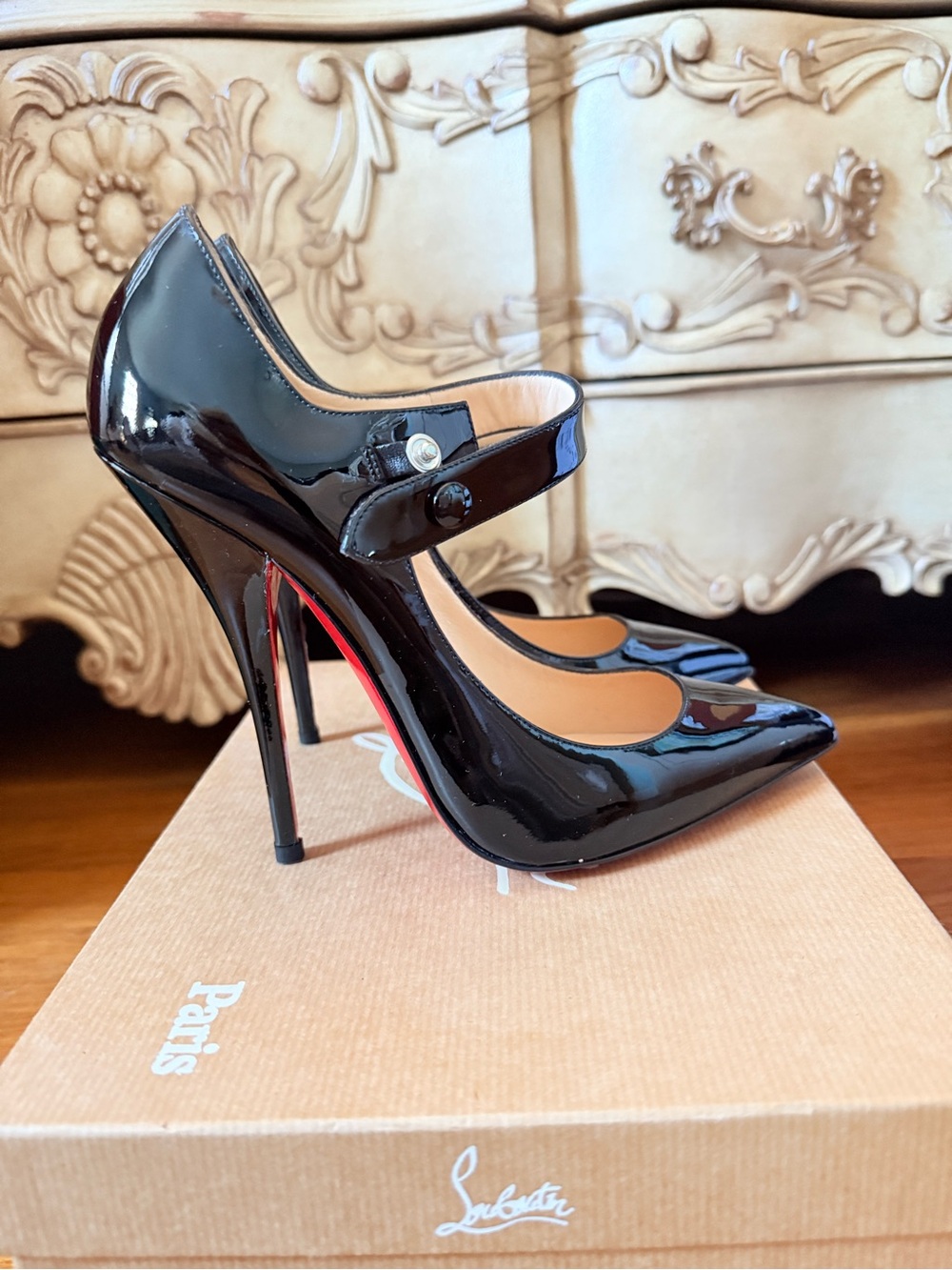 Christian Louboutin Black Patent Mary Jane Pointed Pumps size 39 - Picture 4 of 7
